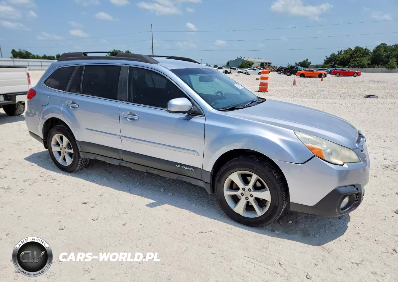 2013 Subaru Outback 2.5I Premium VIN:4S4BRCCC5D3208204 - 4