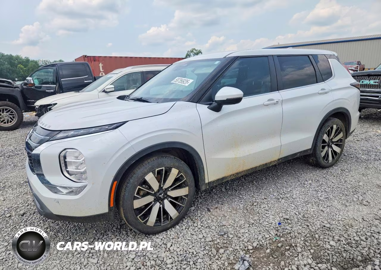 2025 Mitsubishi Outlander Se – zdjęcie 1 z 13