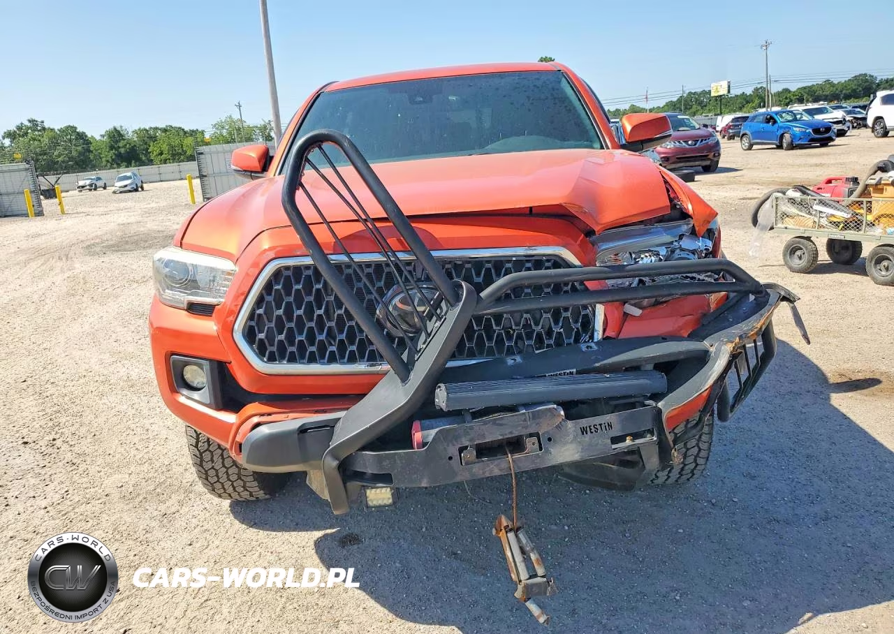 2018 Toyota Tacoma Trd Off-Road VIN:3TMCZ5AN8JM149779 - 5