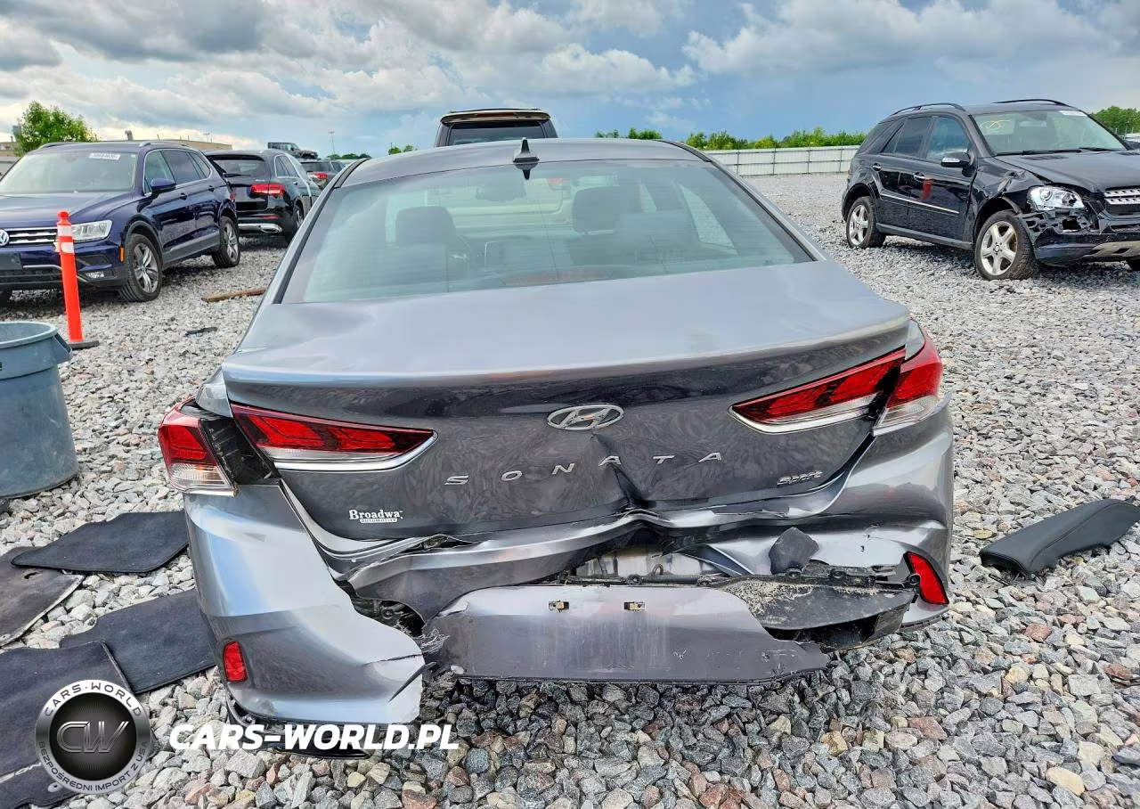 2018 Hyundai Sonata Sport+ VIN:5NPE34AF9JH718979 - 6
