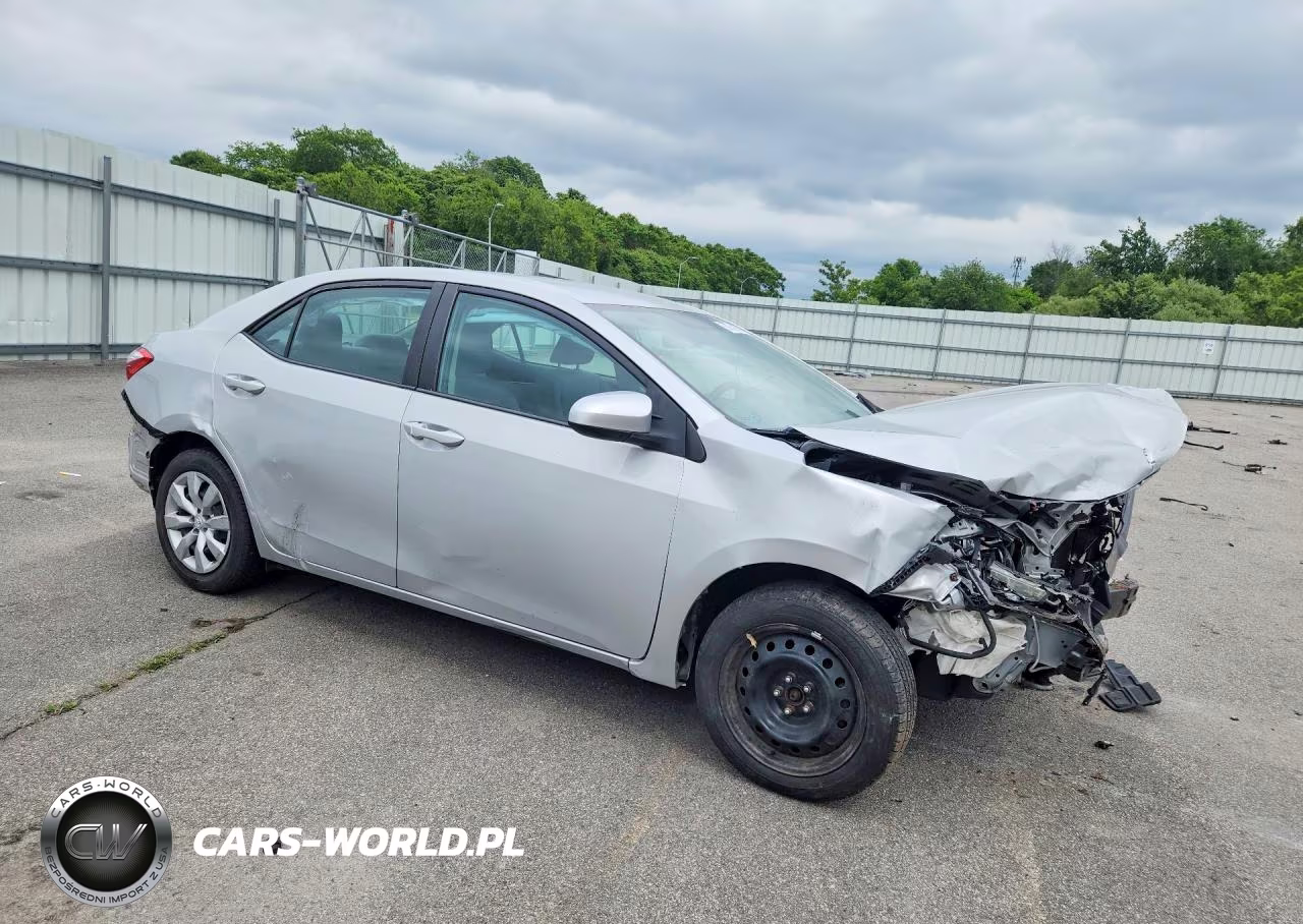 2015 Toyota Corolla Le VIN:2T1BURHE6FC282631 - 4
