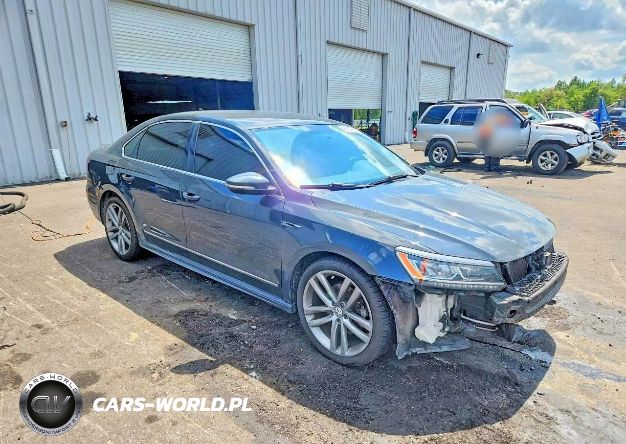 2017 Volkswagen Passat R-Line VIN:1VWDT7A33HC075227 - 4