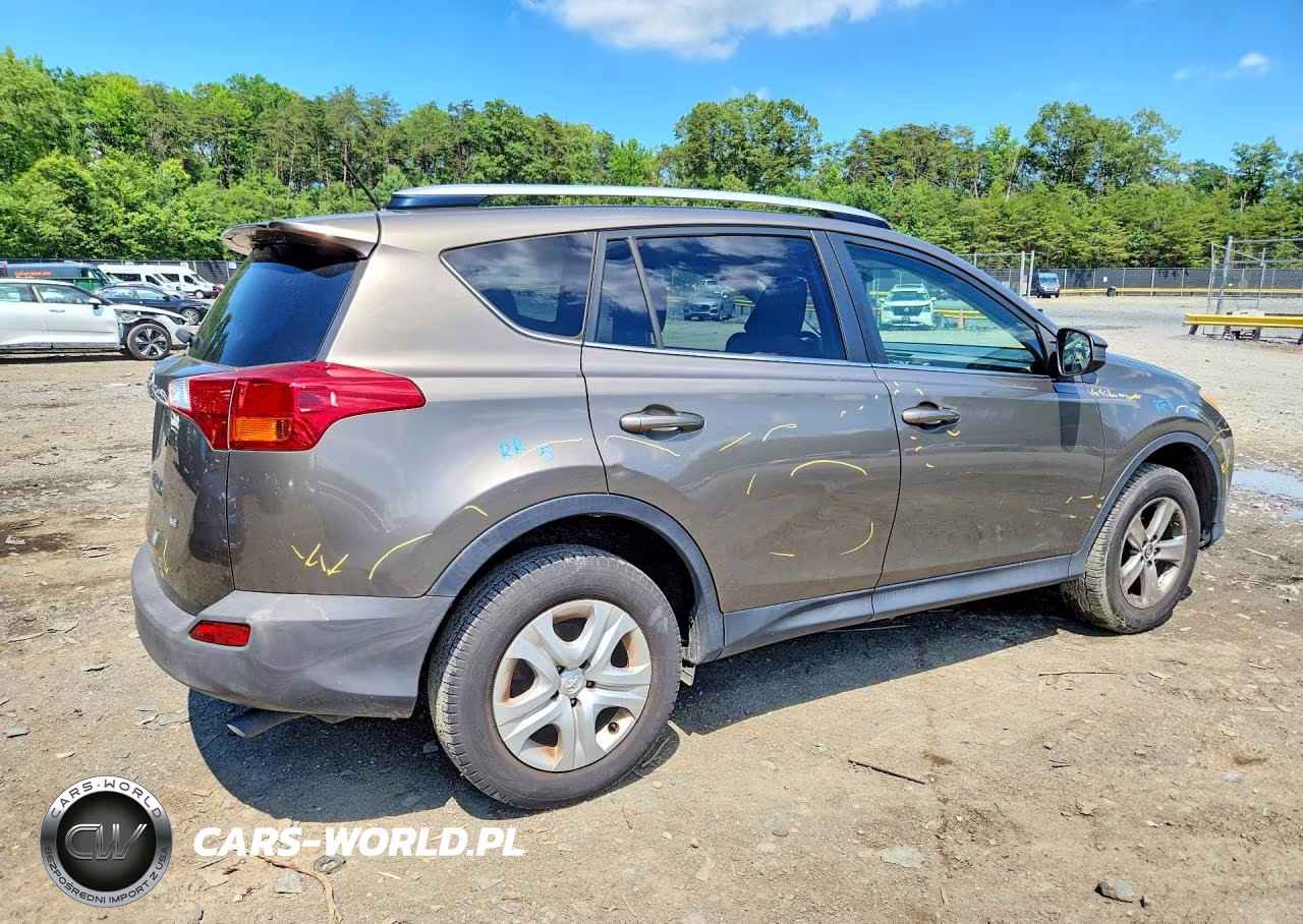 2015 Toyota Rav4 Le VIN:JTMZFREV4FD071847 - 3