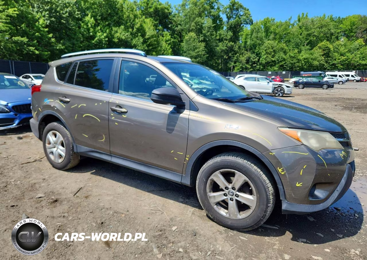 2015 Toyota Rav4 Le VIN:JTMZFREV4FD071847 - 4