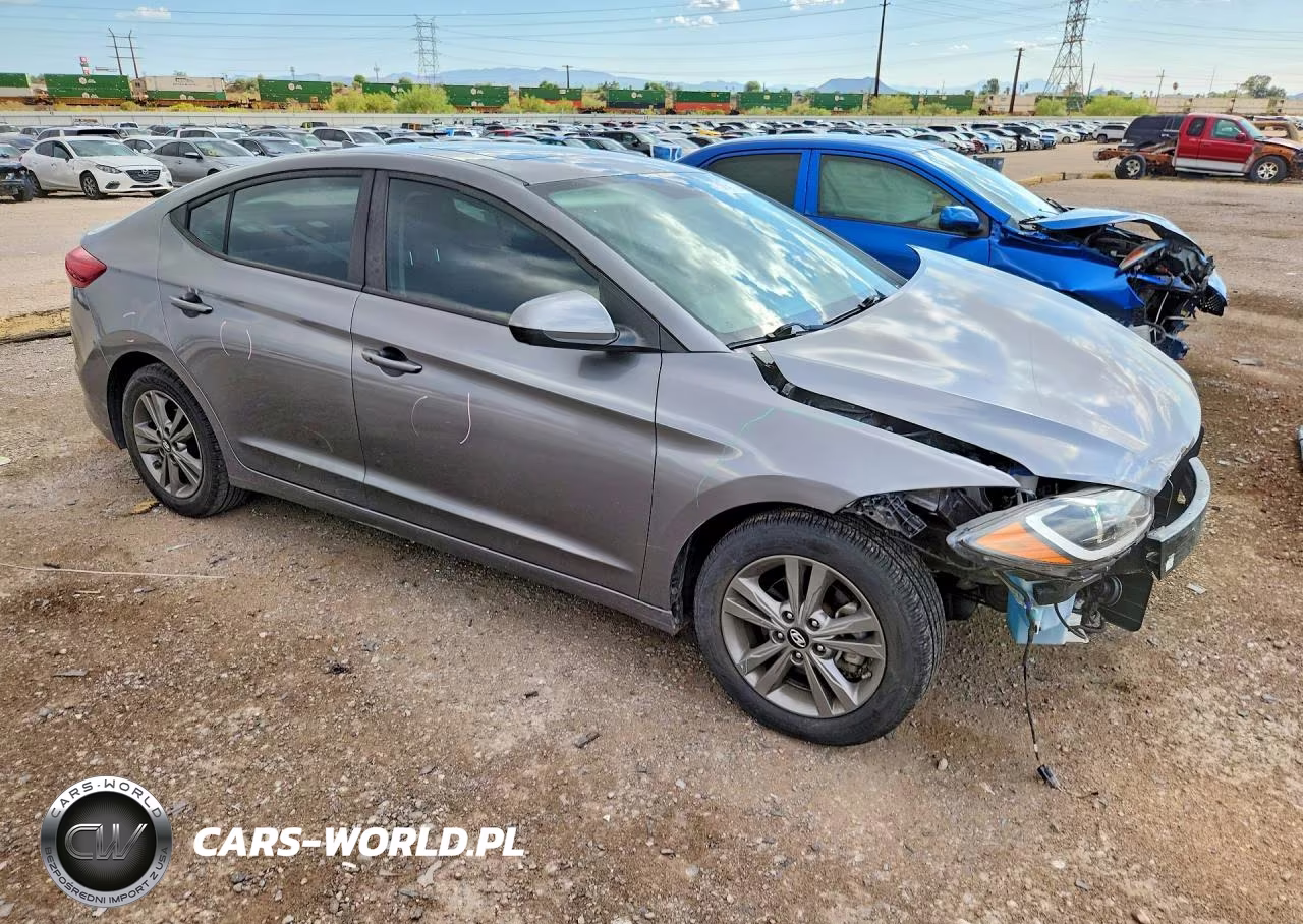 2018 Hyundai Elantra Value Edition VIN:5NPD84LF0JH309781 - 4