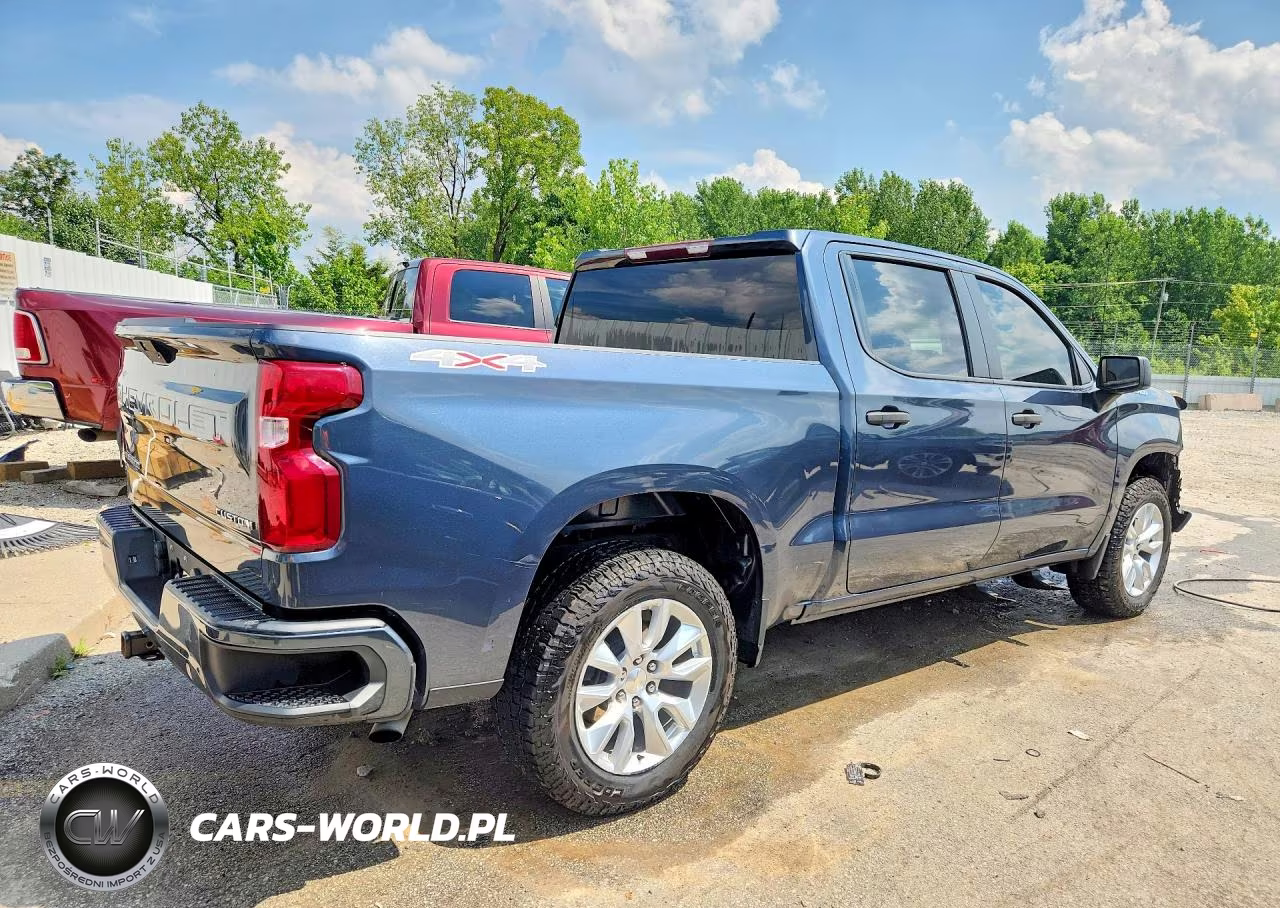 2021 Chevrolet Silverado K1500 Custom VIN:1GCPYBEK0MZ302435 - 3