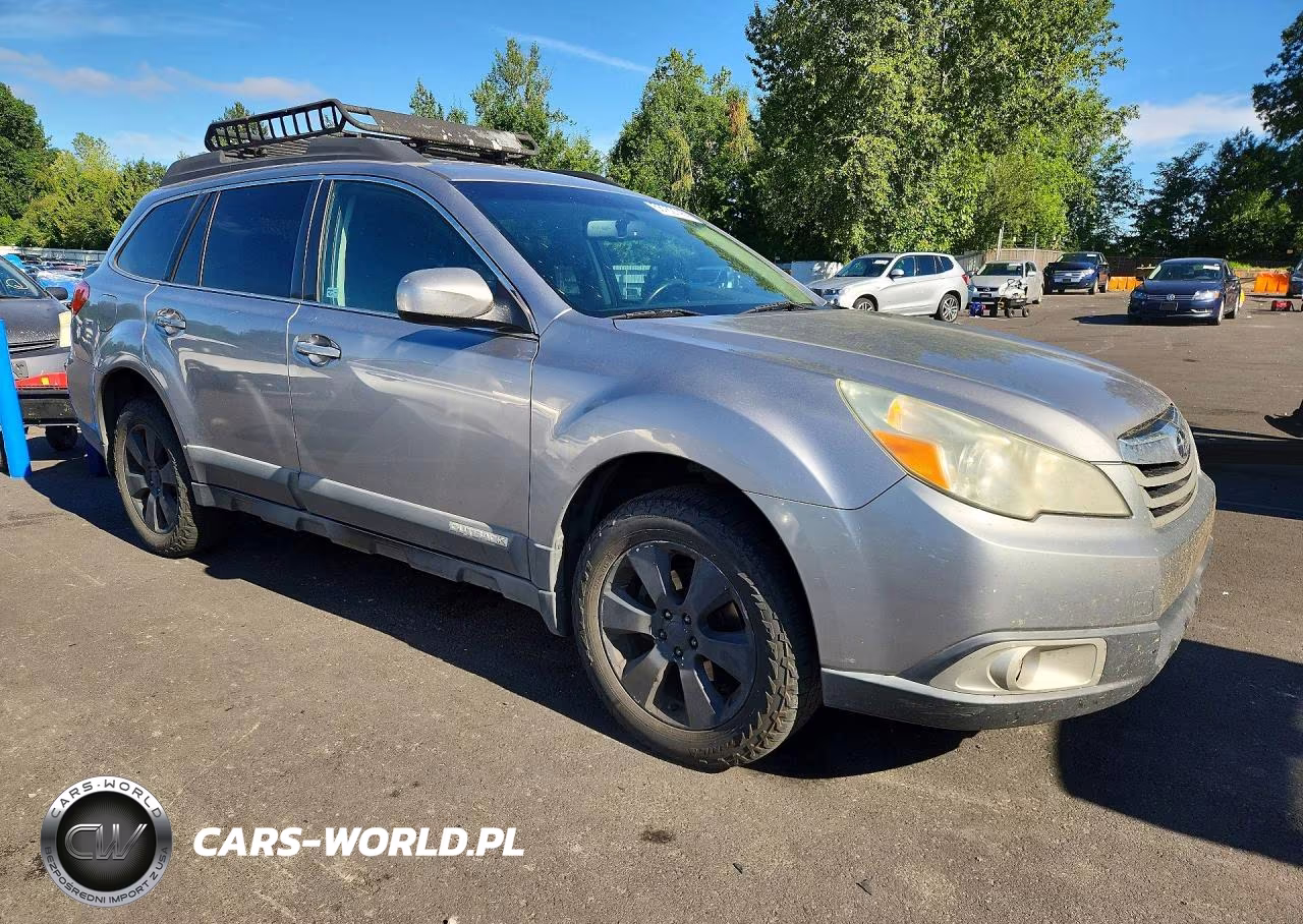 2010 Subaru Outback 2.5I Premium VIN:4S4BRBCC3A3315984 - 4