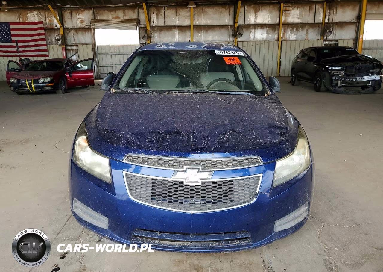 2013 Chevrolet Cruze Ls VIN:1G1PA5SH2D7117936 - 5