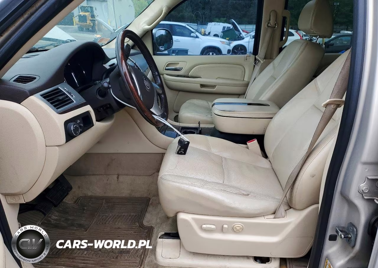 2008 Cadillac Escalade Luxury VIN:1GYFK63818R251278 - 7