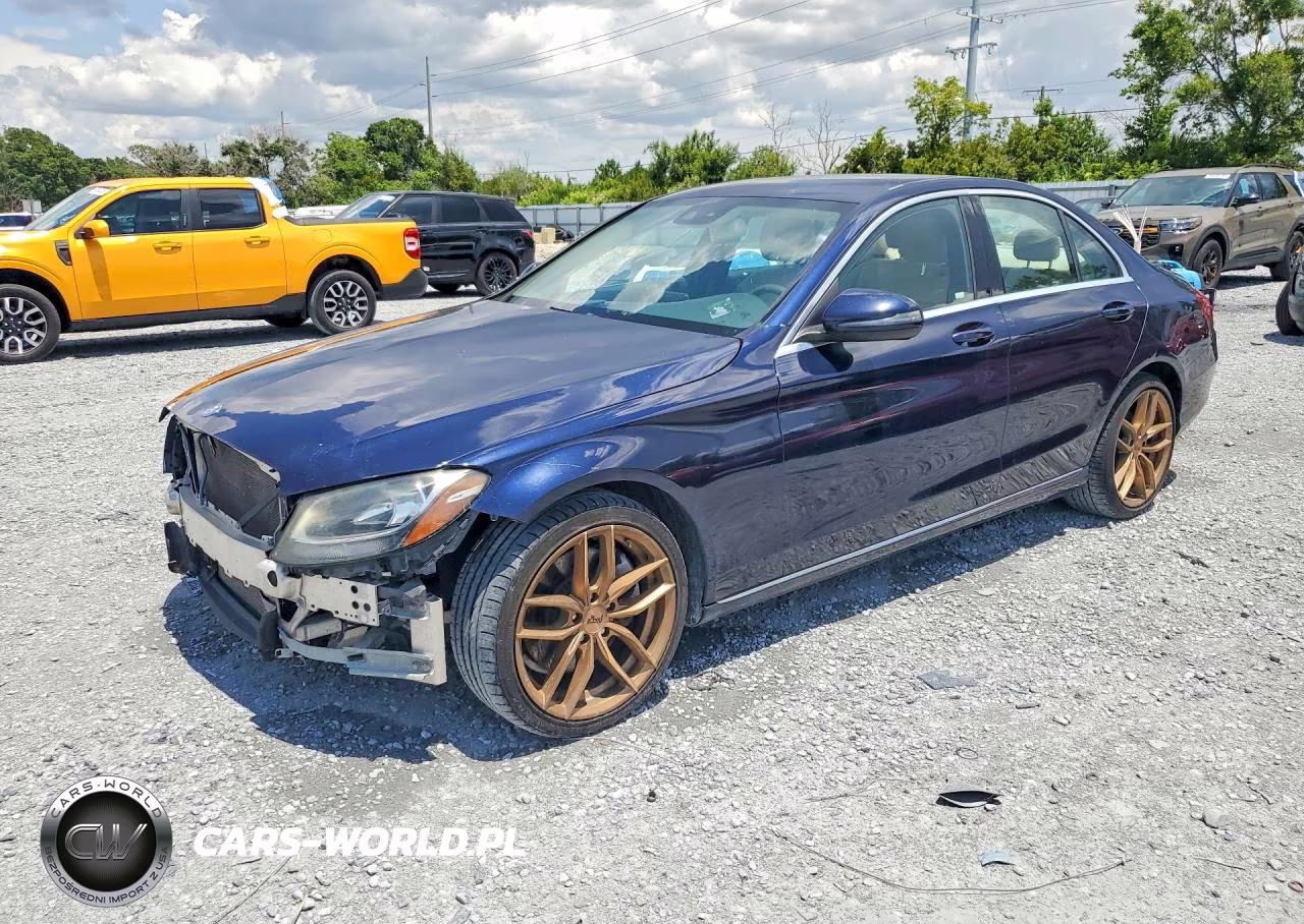 2016 Mercedes-Benz C 300 – zdjęcie 1 z 12