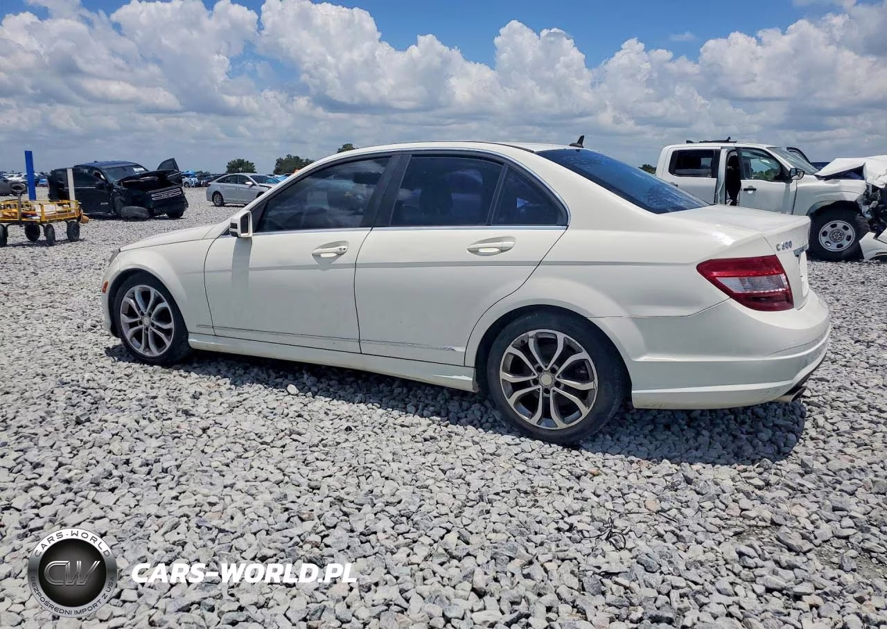 2011 Mercedes-Benz C 300 VIN:WDDGF5EB5BR137136 - 2
