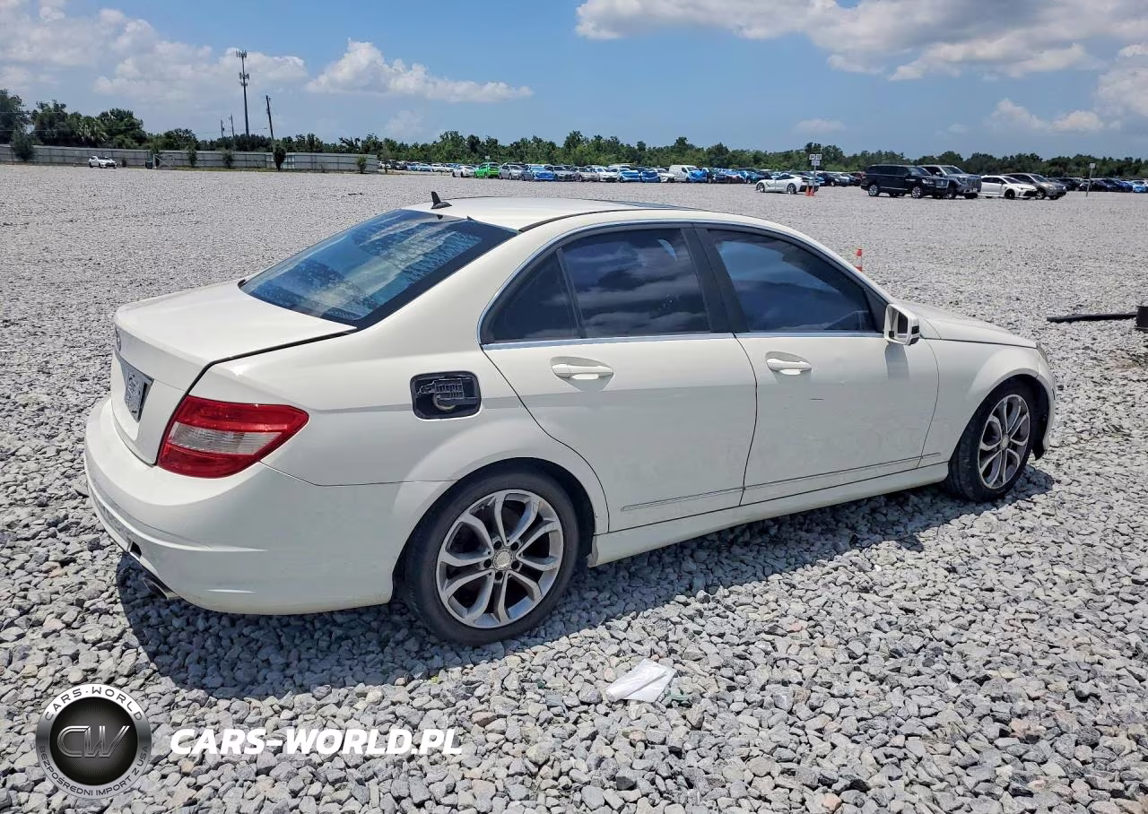 2011 Mercedes-Benz C 300 VIN:WDDGF5EB5BR137136 - 3