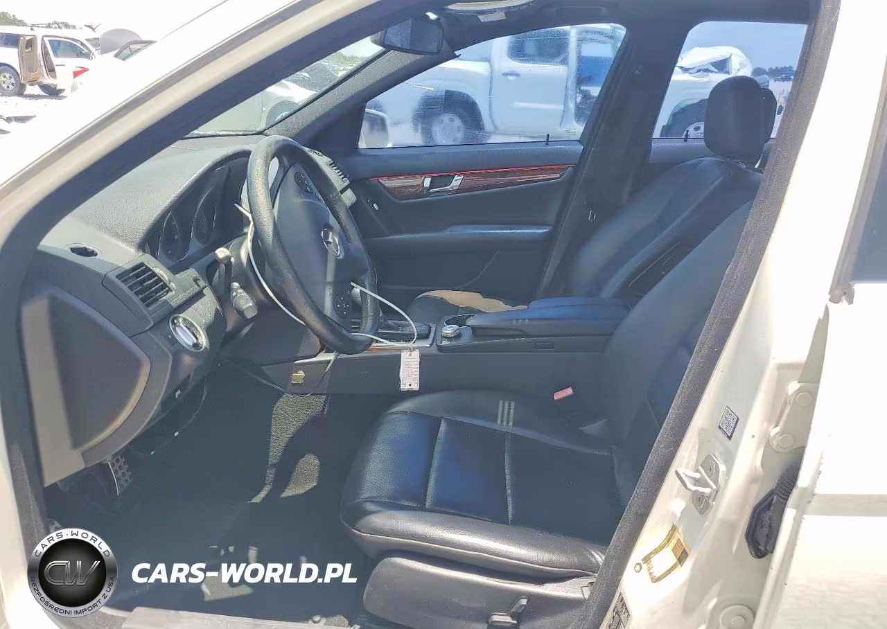 2011 Mercedes-Benz C 300 VIN:WDDGF5EB5BR137136 - 7