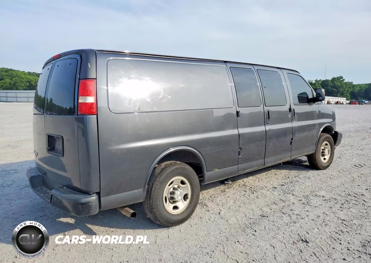 2017 Chevrolet Express G2500 VIN:1GCWGBFGXH1100201 - 3