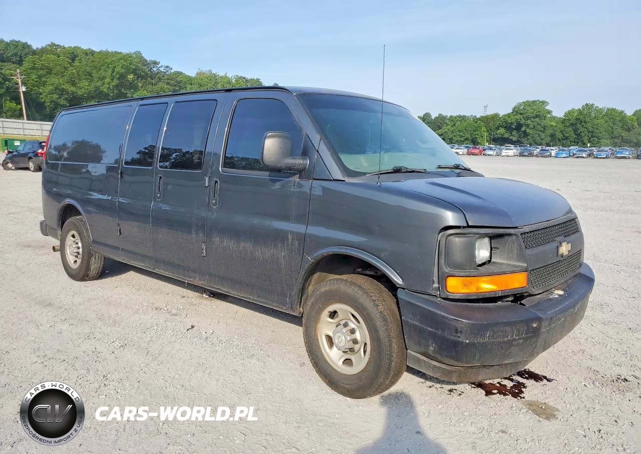2017 Chevrolet Express G2500 VIN:1GCWGBFGXH1100201 - 4