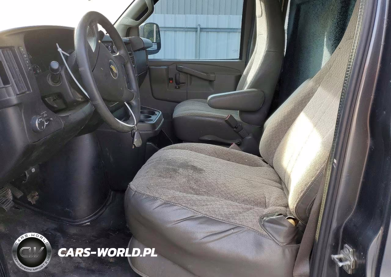 2017 Chevrolet Express G2500 VIN:1GCWGBFGXH1100201 - 7