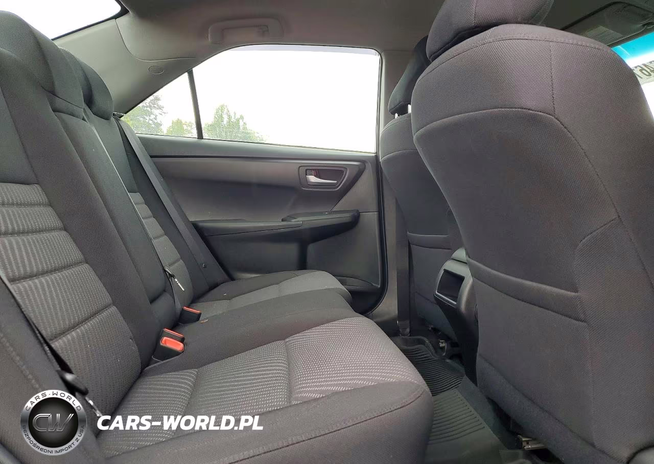 2016 Toyota Camry Le VIN:4T4BF1FKXGR560473 - 10