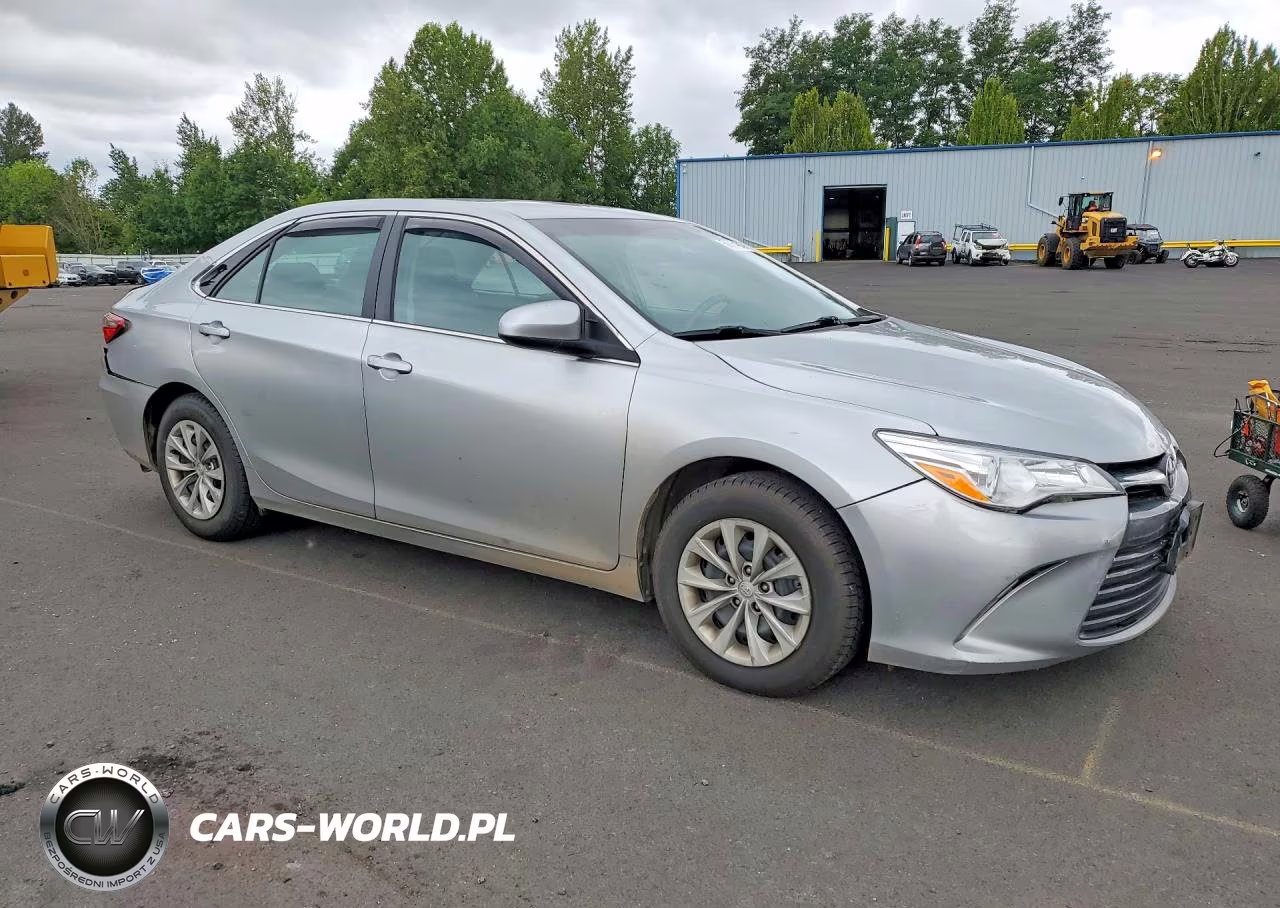 2016 Toyota Camry Le VIN:4T4BF1FKXGR560473 - 4