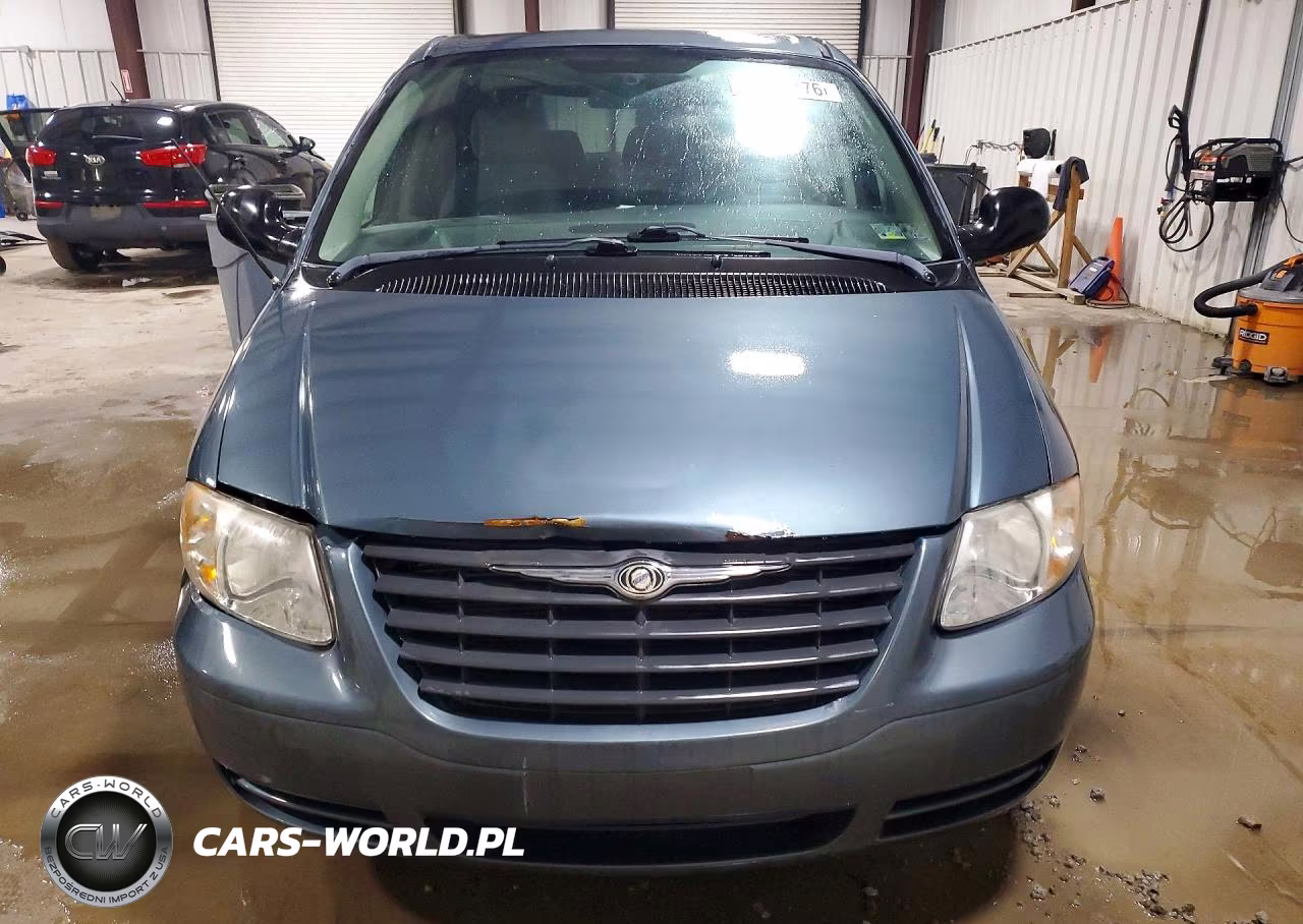 2006 Chrysler Town & Country VIN:1A4GP45R56B661572 - 5