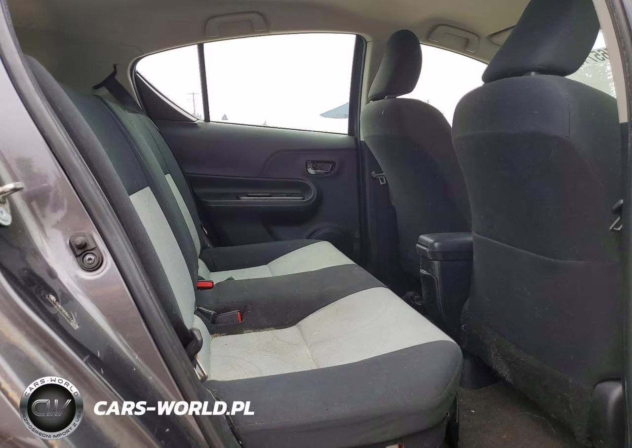 2016 Toyota Prius C Two VIN:JTDKDTB35G1133069 - 11