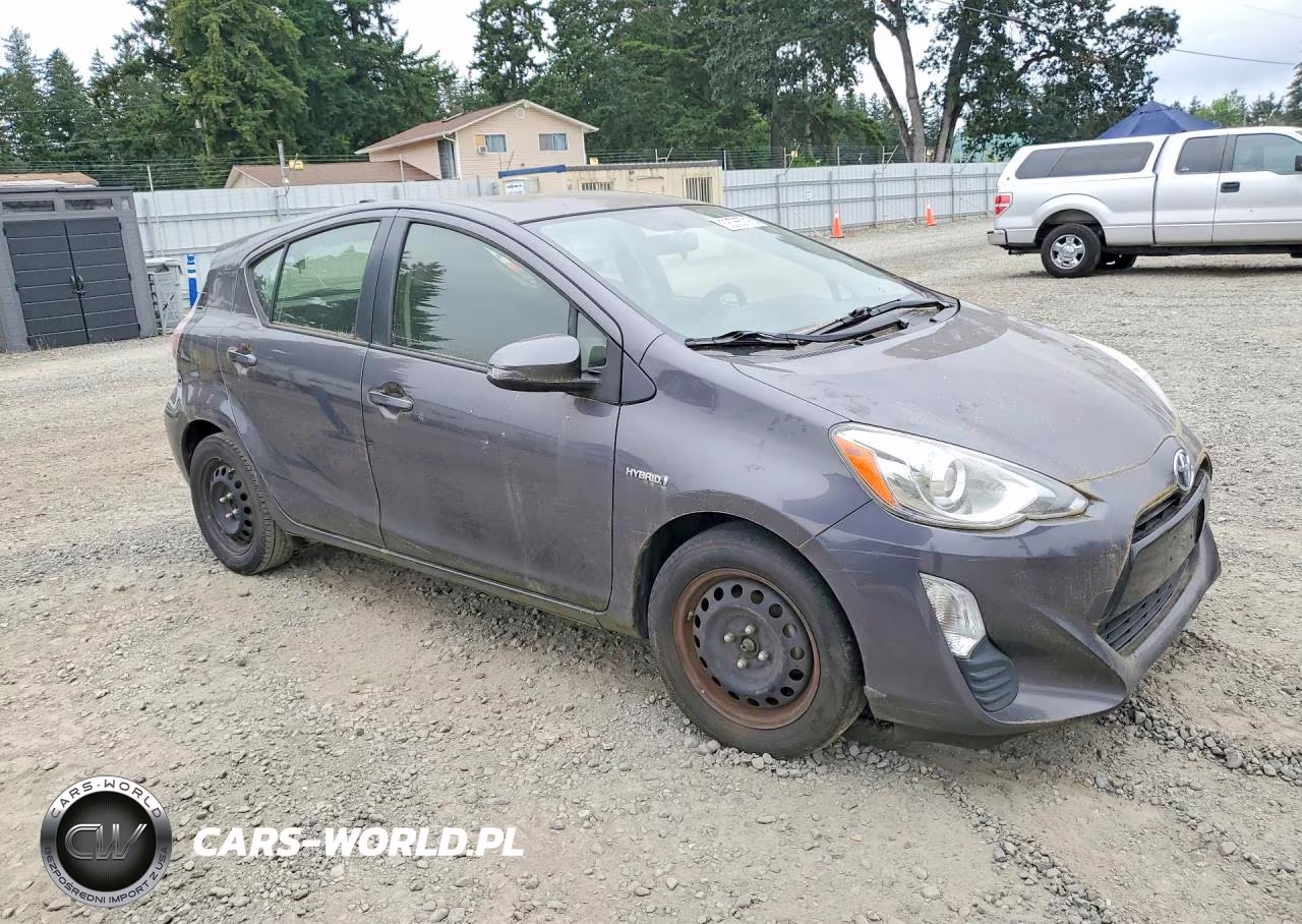 2016 Toyota Prius C Two VIN:JTDKDTB35G1133069 - 4