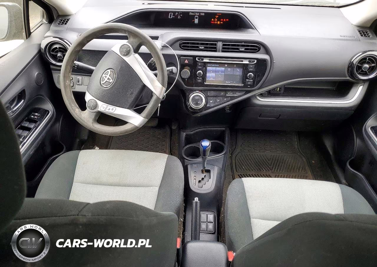 2016 Toyota Prius C Two VIN:JTDKDTB35G1133069 - 8