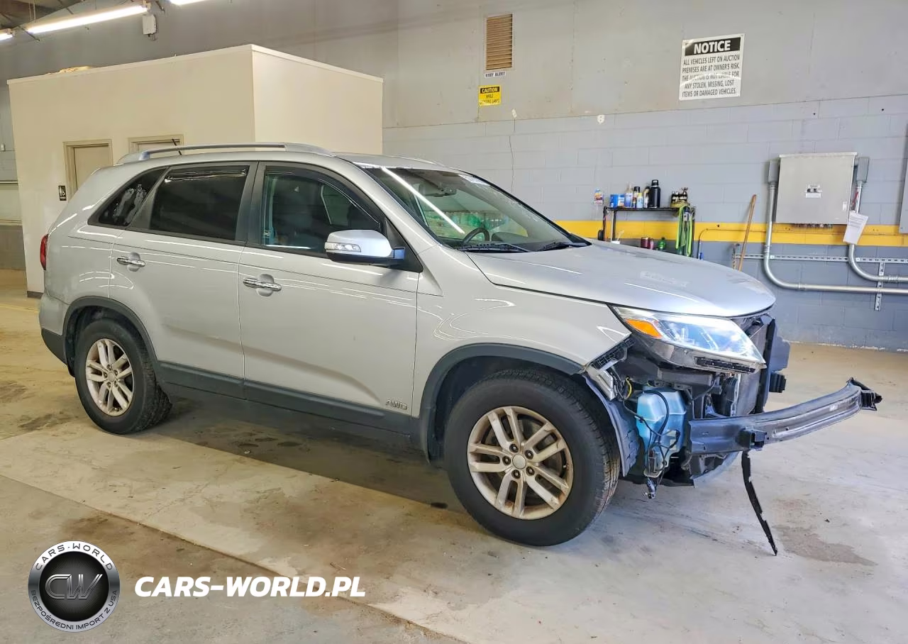 2015 Kia Sorento Lx VIN:5XYKTDA60FG616987 - 4