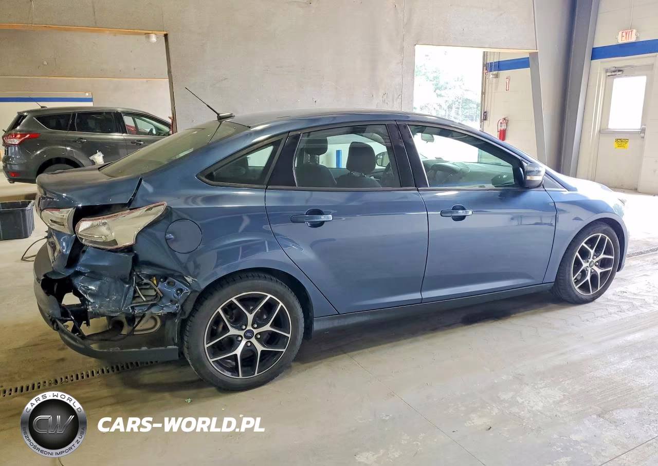 2018 Ford Focus Sel VIN:1FADP3H24JL248925 - 3
