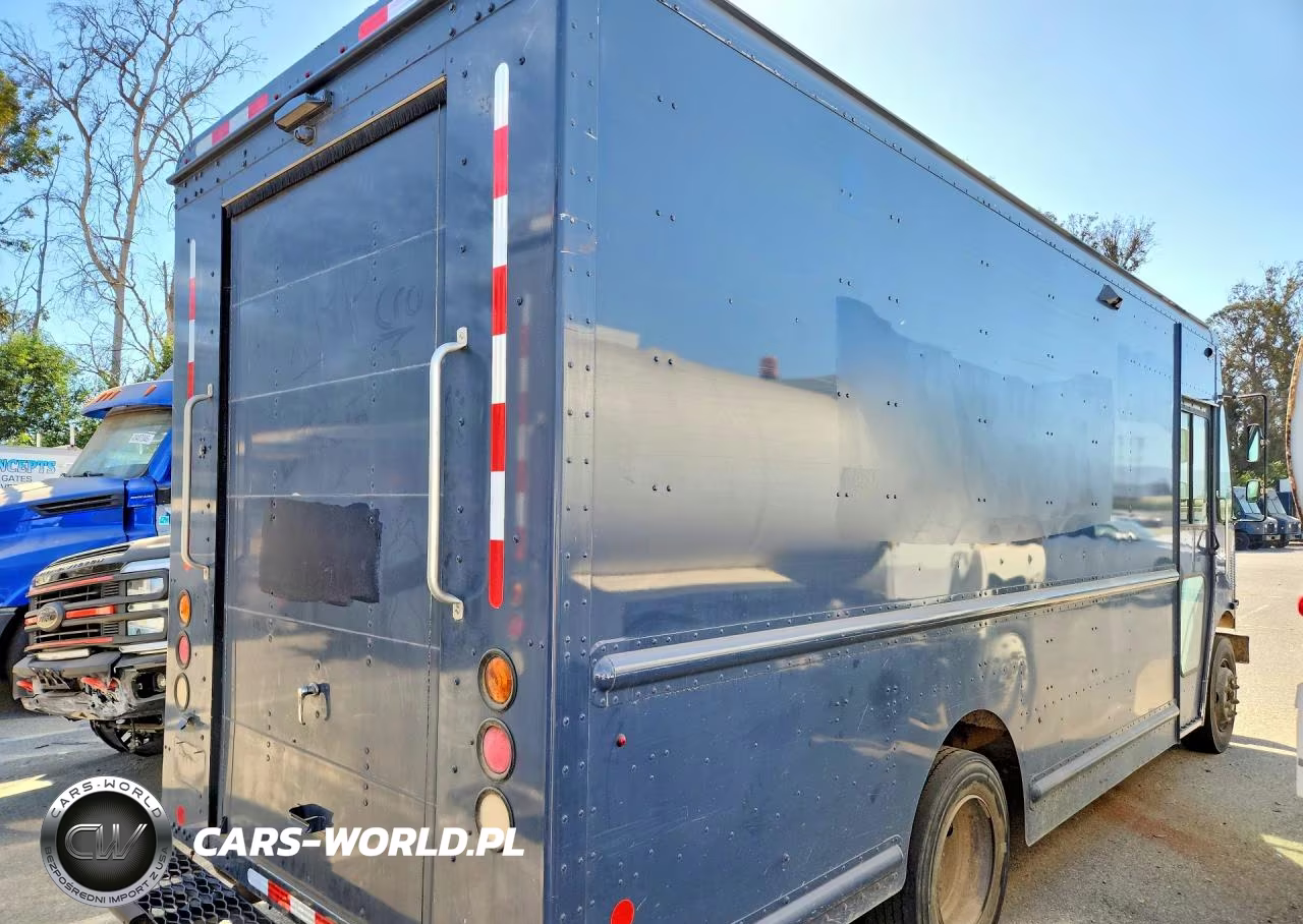 2020 Freightliner Mt45G Chassis Delivery Truck VIN:4UZAC2EA4LCLZ7056 - 3