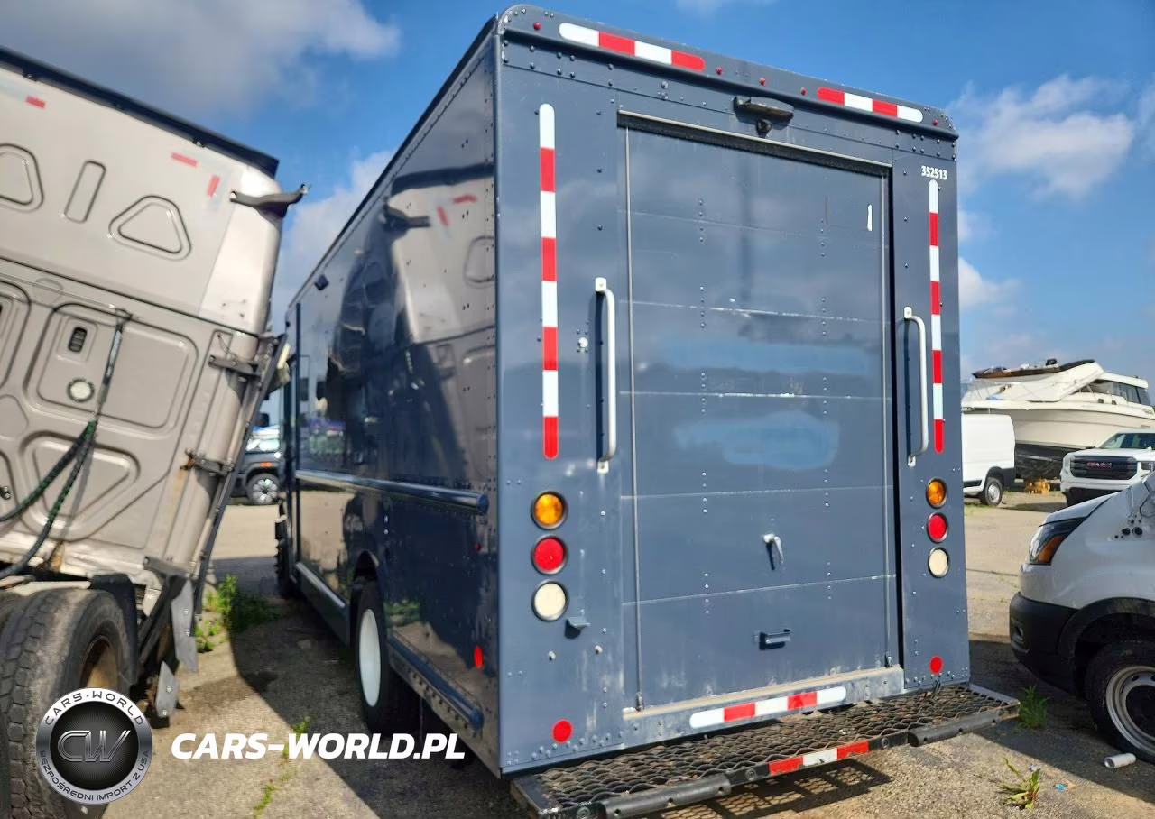 2020 Freightliner Chassis M Line Walk-In Van VIN:4UZAC2EA9LCMH7674 - 2