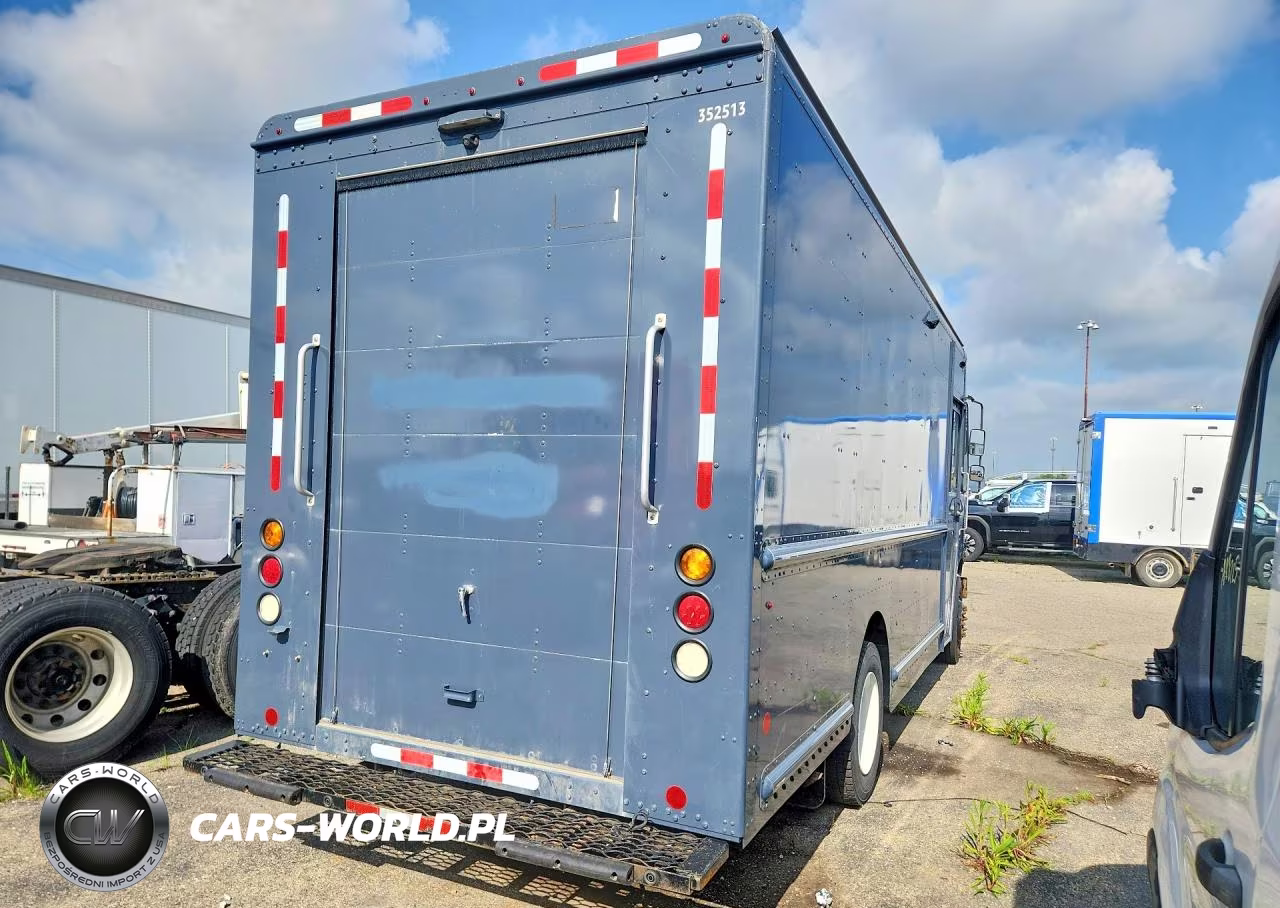 2020 Freightliner Chassis M Line Walk-In Van VIN:4UZAC2EA9LCMH7674 - 3