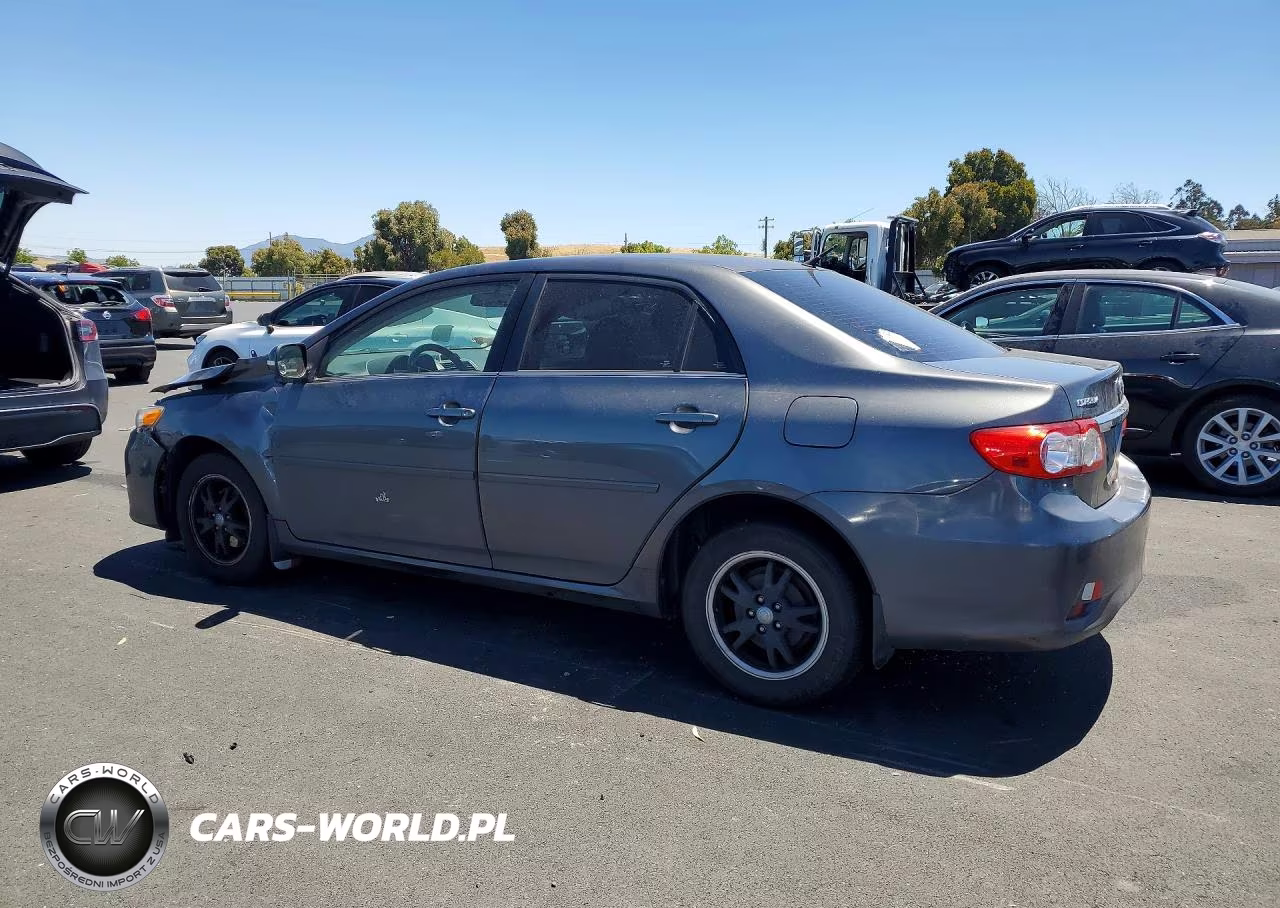 2013 Toyota Corolla Le VIN:2T1BU4EE4DC011135 - 2