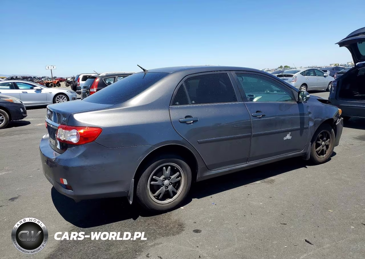 2013 Toyota Corolla Le VIN:2T1BU4EE4DC011135 - 3