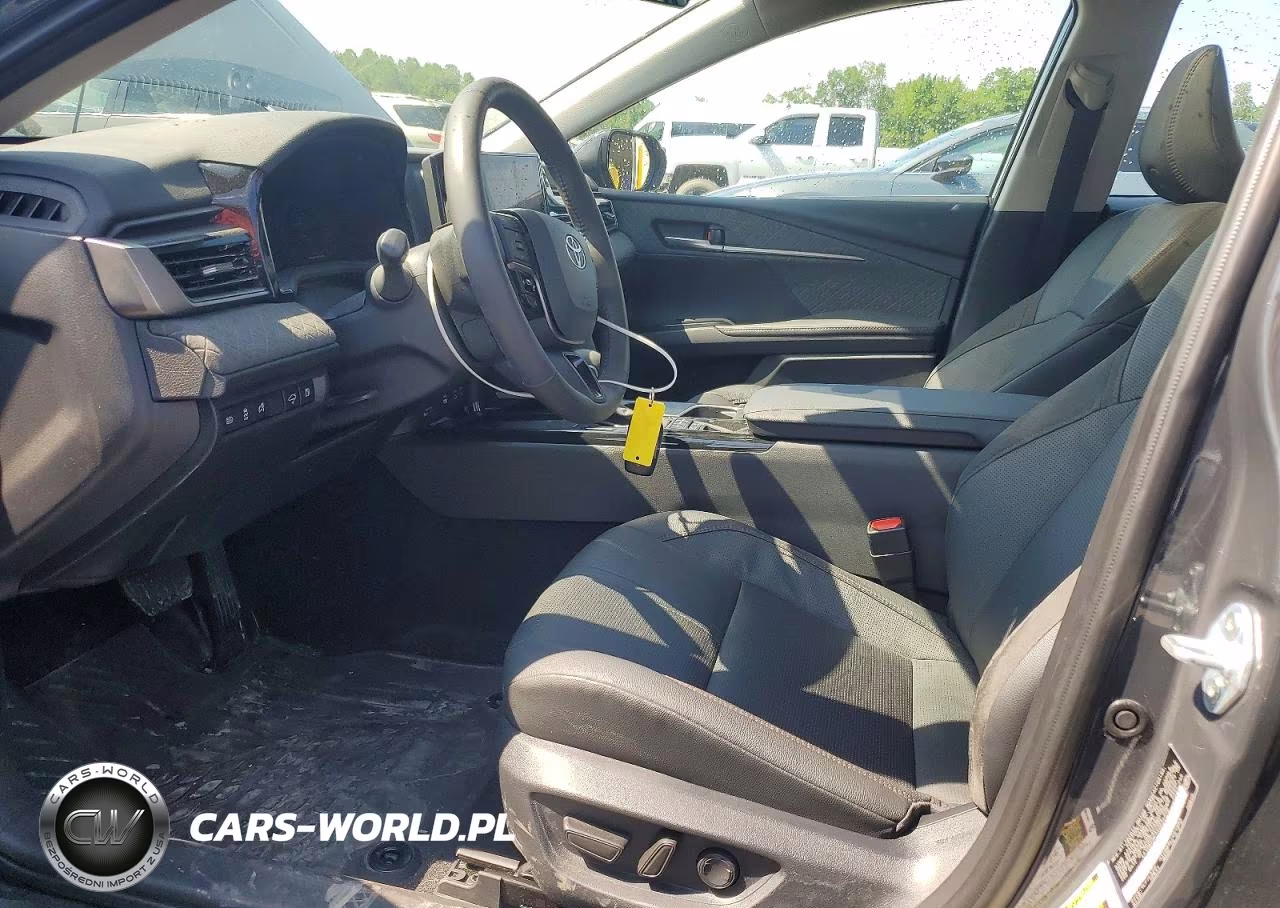 2025 Toyota Camry Xle VIN:4T1DBADK3SU035278 - 7