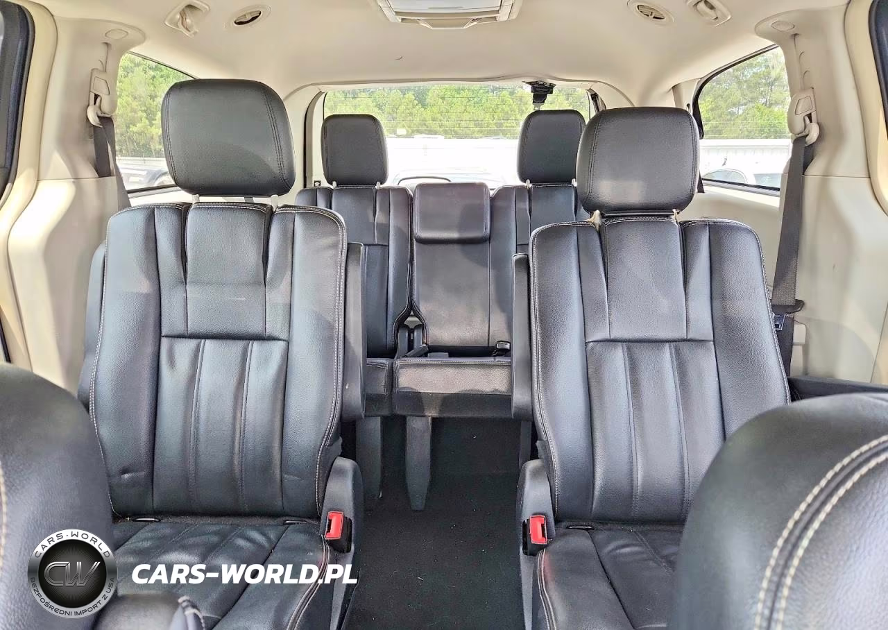 2014 Chrysler Town & Country Touring VIN:2C4RC1BG8ER268967 - 10