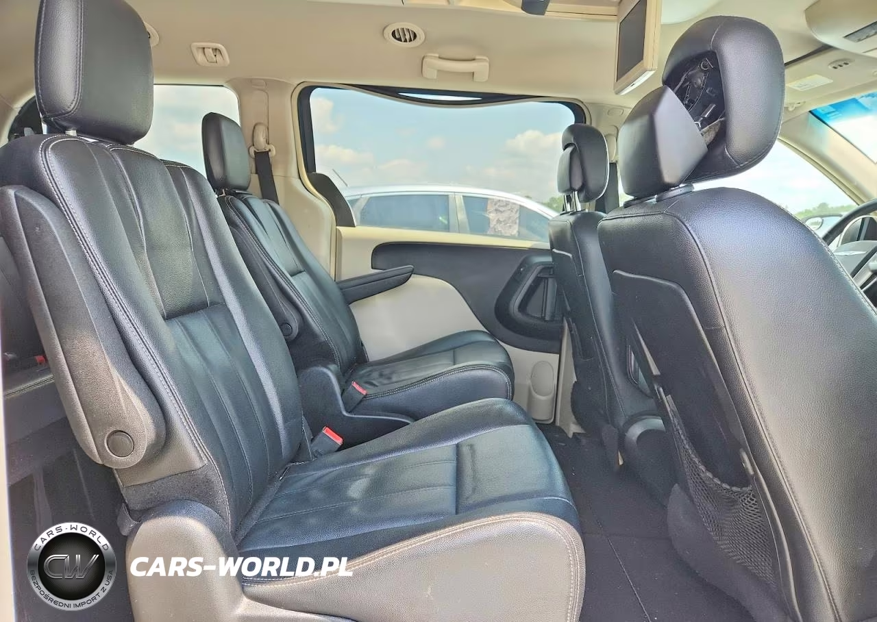 2014 Chrysler Town & Country Touring VIN:2C4RC1BG8ER268967 - 11