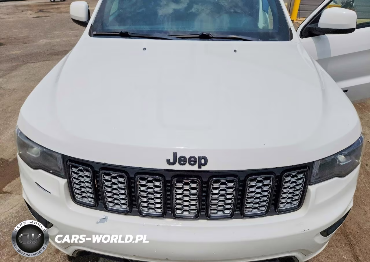 2018 Jeep Grand Cherokee Laredo VIN:1C4RJFAG6JC102941 - 11