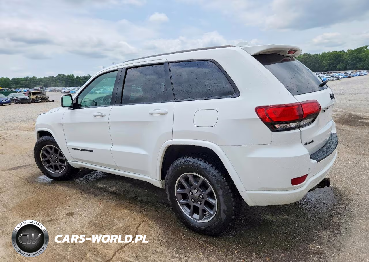 2018 Jeep Grand Cherokee Laredo VIN:1C4RJFAG6JC102941 - 2