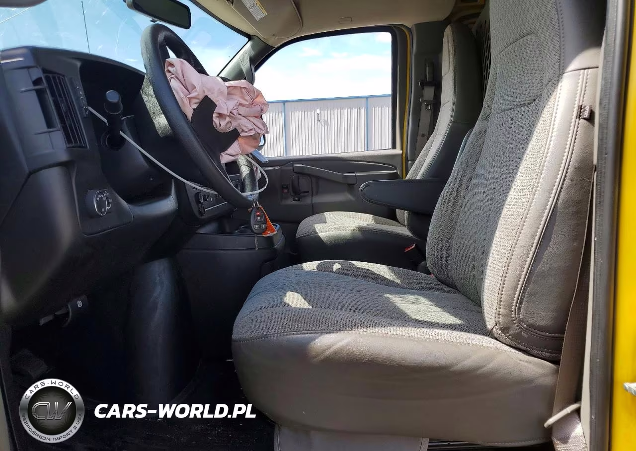 2024 Chevrolet Express G2500 VIN:1GCWGAFP4R1182020 - 7