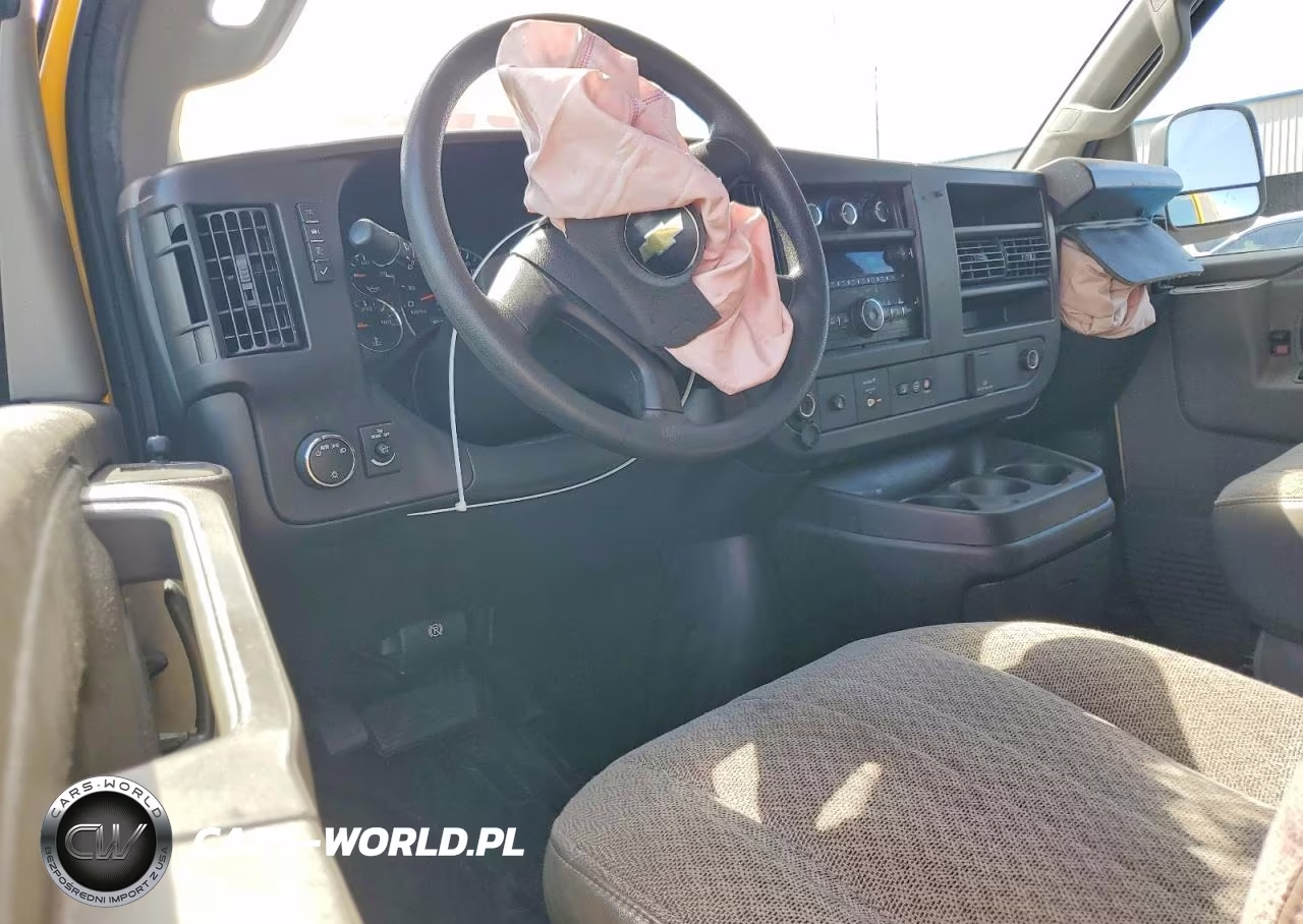 2024 Chevrolet Express G2500 VIN:1GCWGAFP4R1182020 - 8