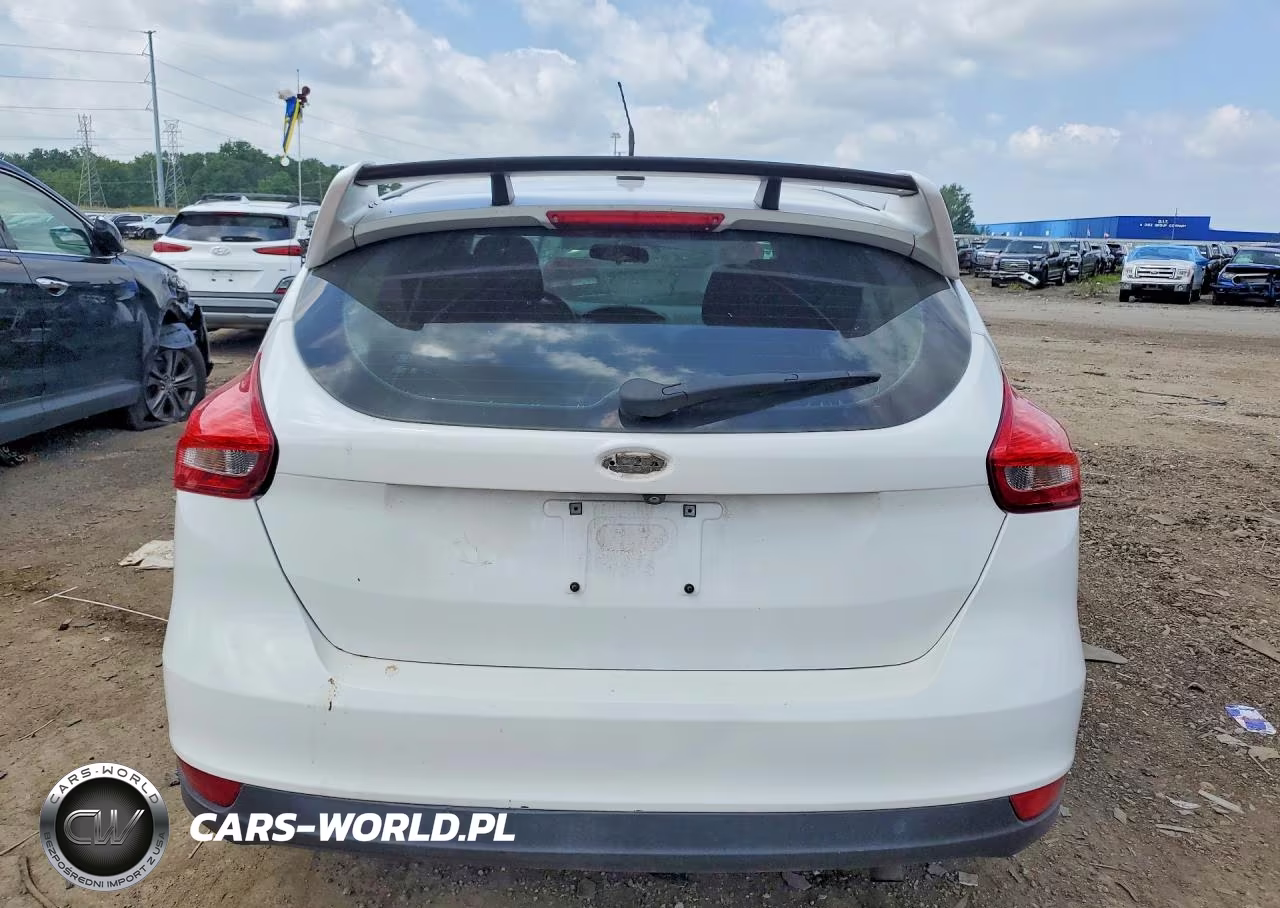2016 Ford Focus Se VIN:1FADP3K27GL319617 - 6