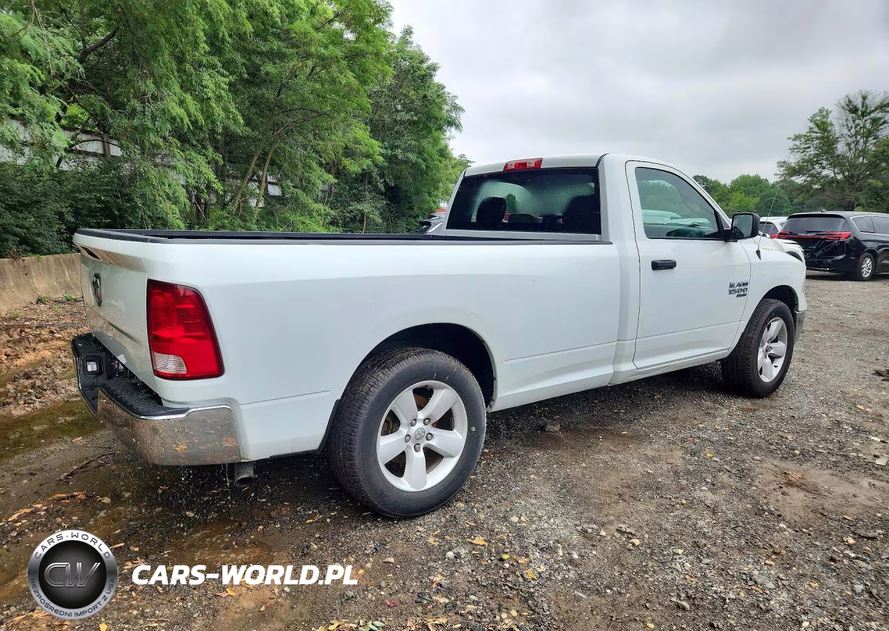2022 Ram 1500 Classic Tradesman VIN:3C6JR6DG2NG347067 - 3