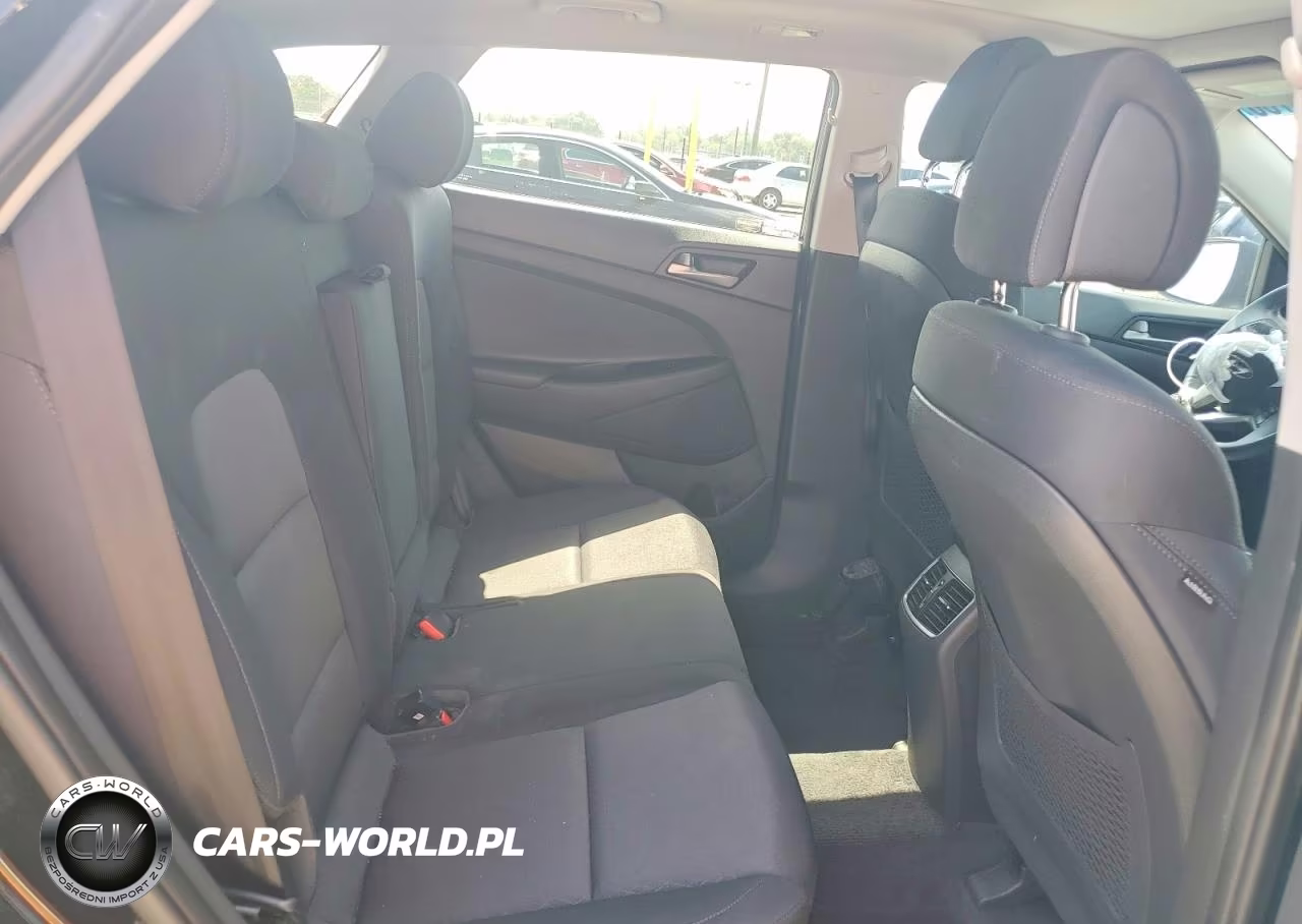 2018 Hyundai Tucson Value VIN:KM8J33A27JU722715 - 11