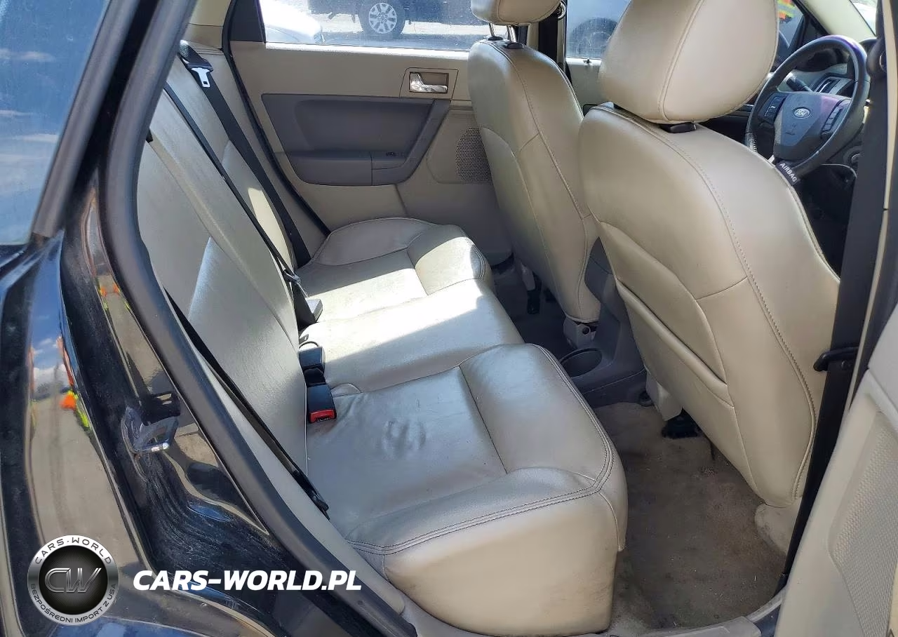 2010 Ford Focus Ses VIN:1FAHP3GN0AW197192 - 10