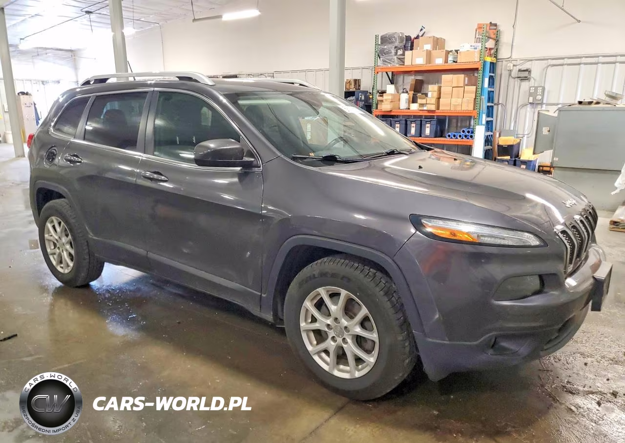 2015 Jeep Cherokee Latitude VIN:1C4PJMCB5FW633163 - 4