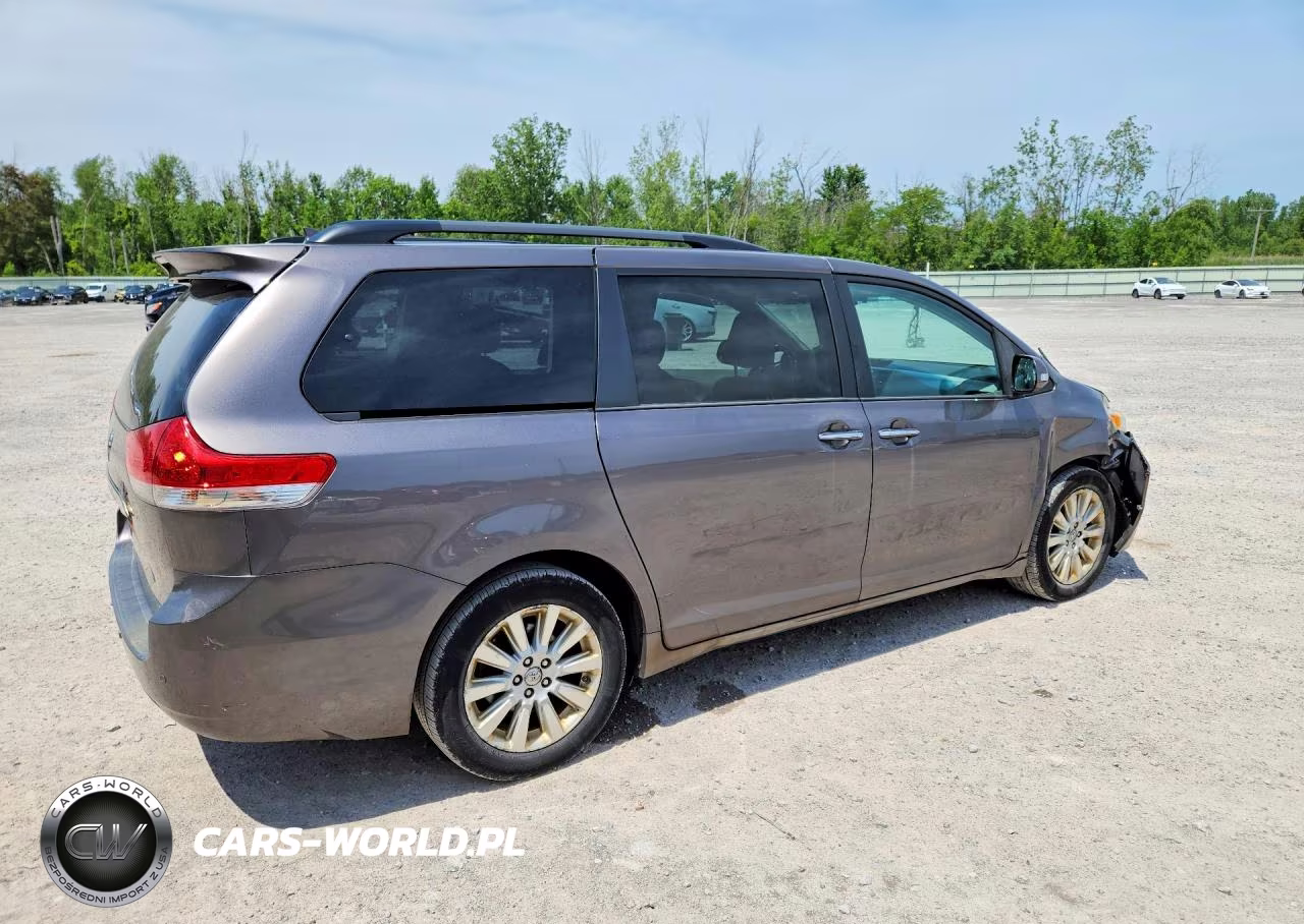 2013 Toyota Sienna Limited 7-Passenger VIN:5TDDK3DC9DS069158 - 3