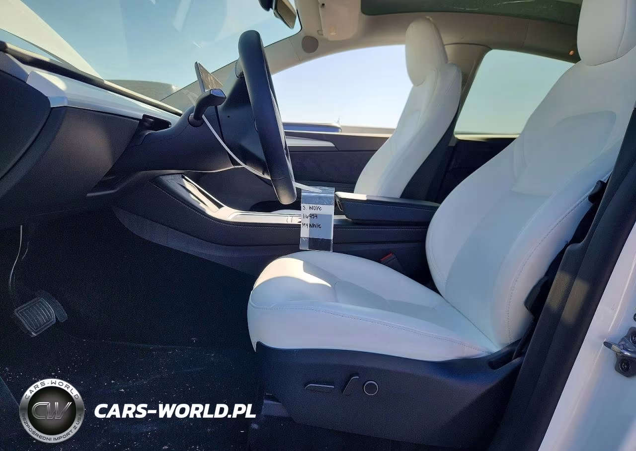 2024 Tesla Model Y VIN:7SAYGDED8RF116954 - 7