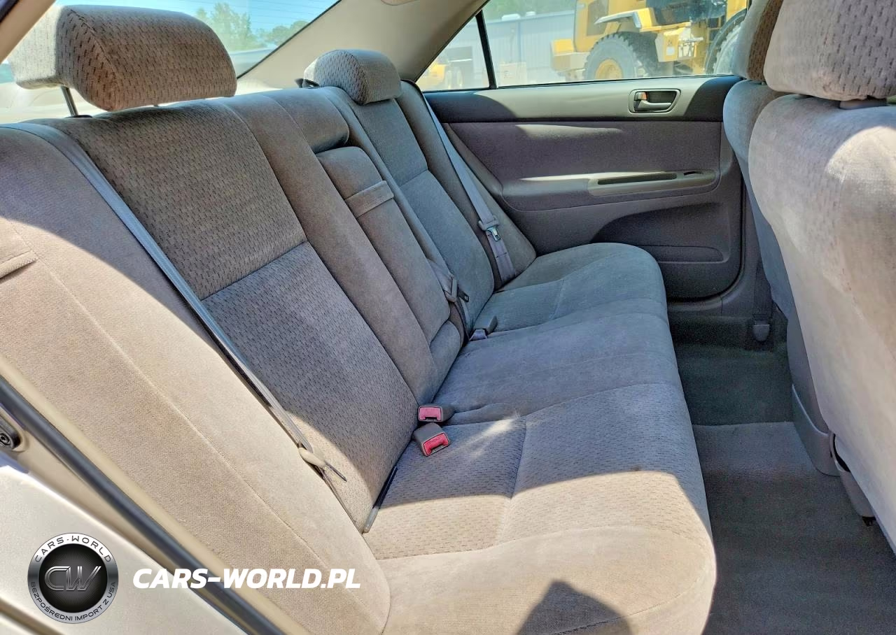 2002 Toyota Camry Le VIN:4T1BE32K52U505663 - 10