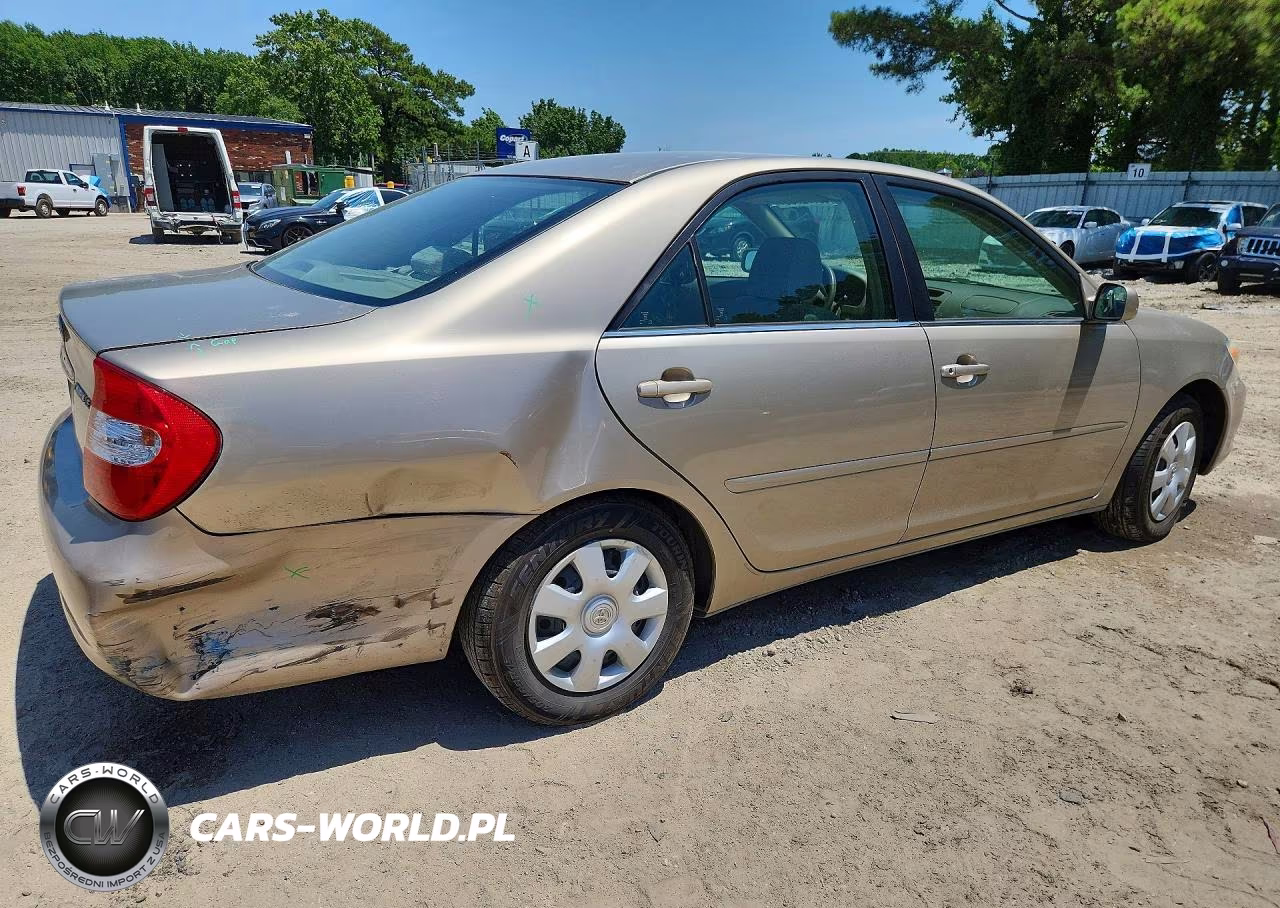 2002 Toyota Camry Le VIN:4T1BE32K52U505663 - 3