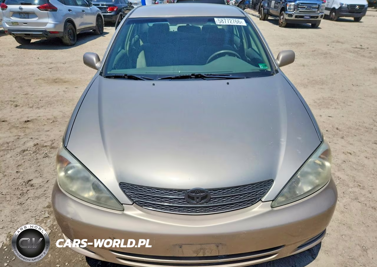 2002 Toyota Camry Le VIN:4T1BE32K52U505663 - 5